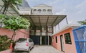 Reddoorz Syariah Near Stasiun Karet