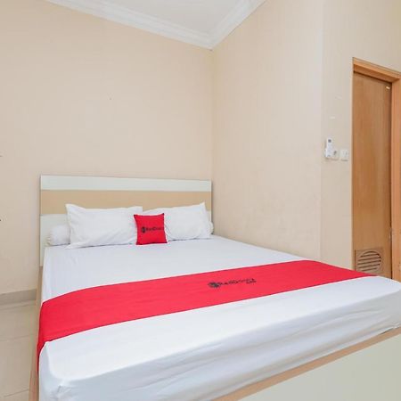 Hotel Reddoorz Syariah Near Stasiun Karet à Jakarta Extérieur photo