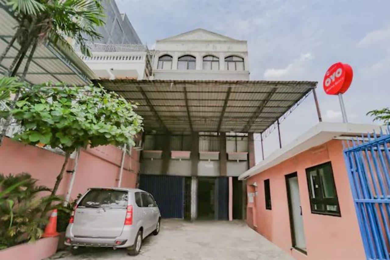 Hotel Reddoorz Syariah Near Stasiun Karet à Jakarta Extérieur photo