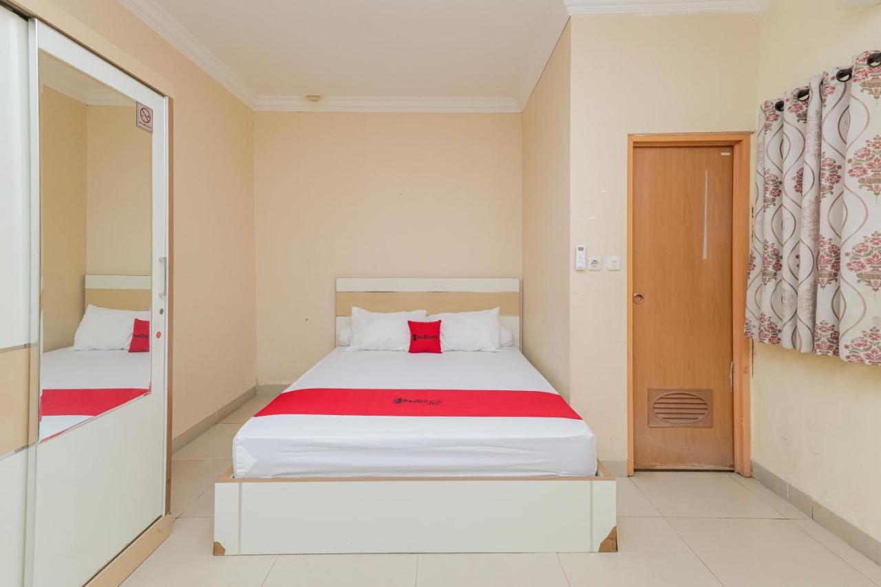 Hotel Reddoorz Syariah Near Stasiun Karet à Jakarta Extérieur photo