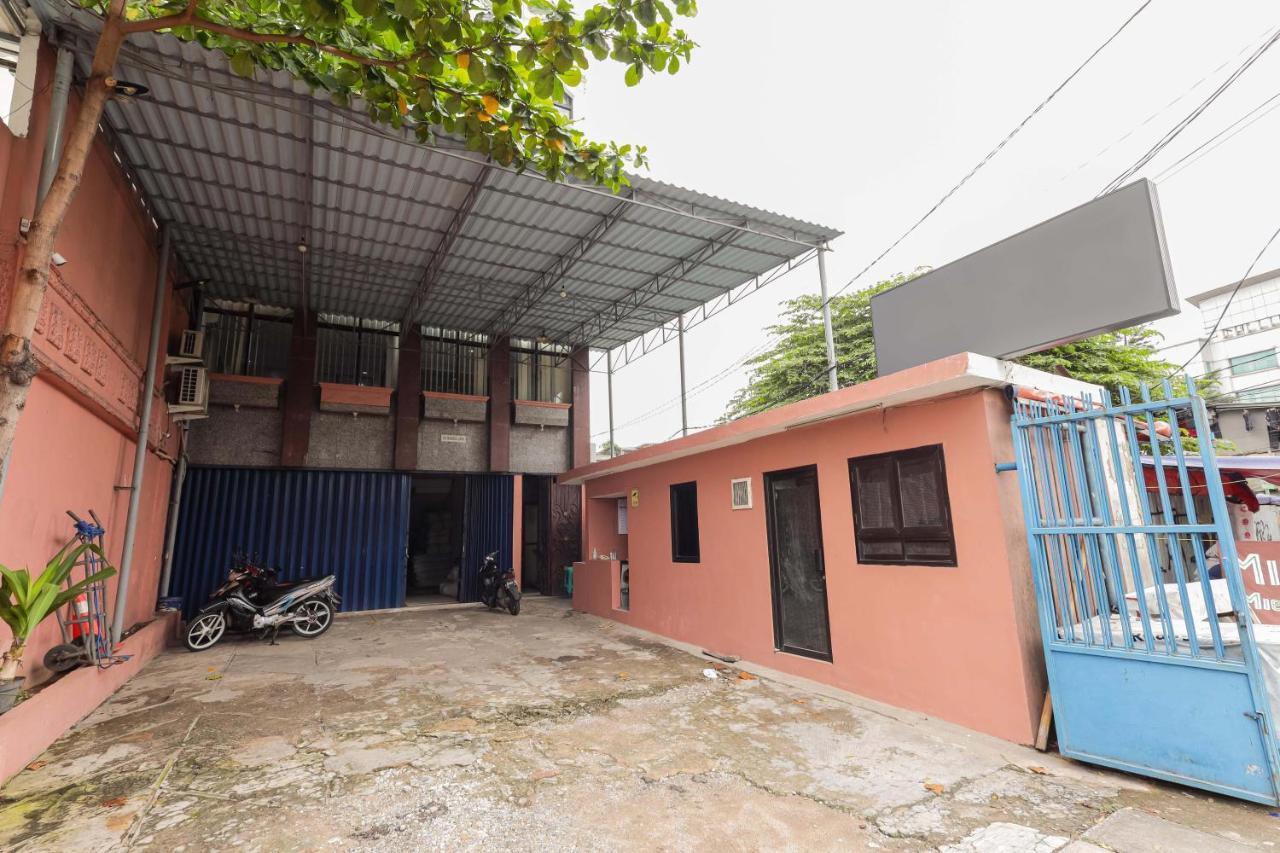 Hotel Reddoorz Syariah Near Stasiun Karet à Jakarta Extérieur photo