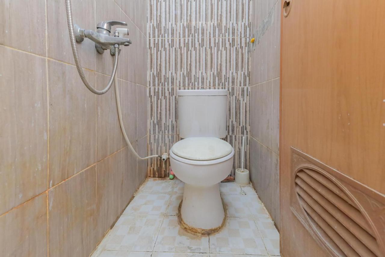 Hotel Reddoorz Syariah Near Stasiun Karet à Jakarta Extérieur photo