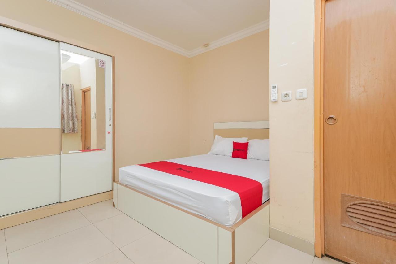 Hotel Reddoorz Syariah Near Stasiun Karet à Jakarta Extérieur photo