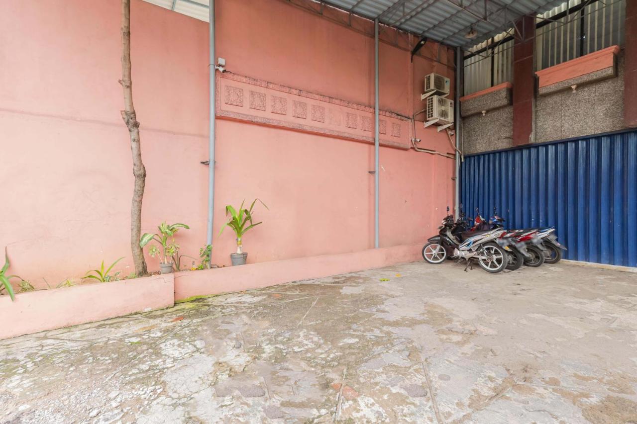 Hotel Reddoorz Syariah Near Stasiun Karet à Jakarta Extérieur photo