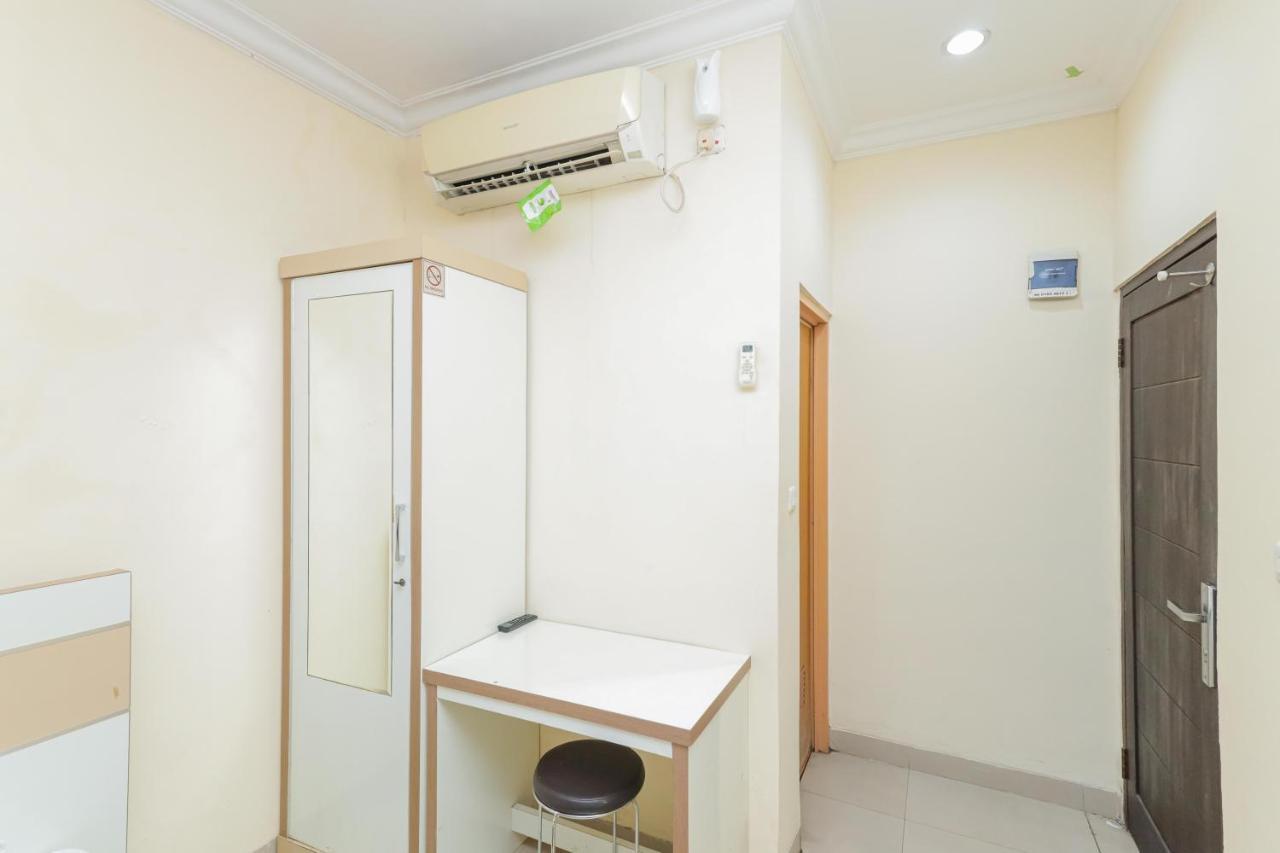 Hotel Reddoorz Syariah Near Stasiun Karet à Jakarta Extérieur photo