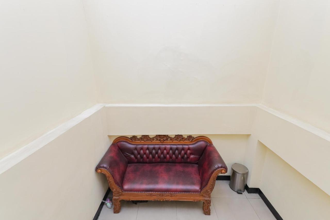 Hotel Reddoorz Syariah Near Stasiun Karet à Jakarta Extérieur photo